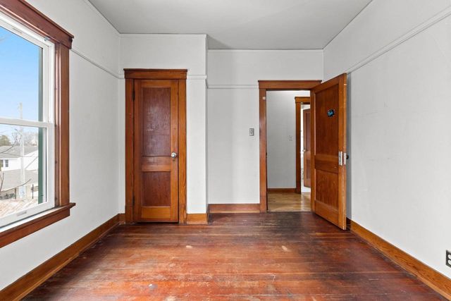 516 NEW YORK AVENUE, Manitowoc, WI 54220