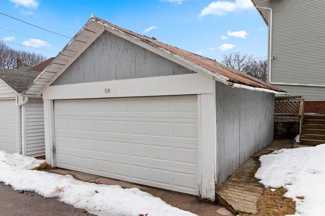 516 NEW YORK AVENUE, Manitowoc, WI 54220