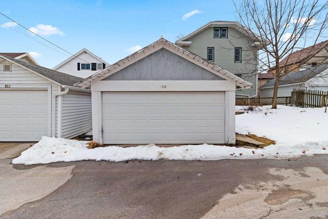 516 NEW YORK AVENUE, Manitowoc, WI 54220