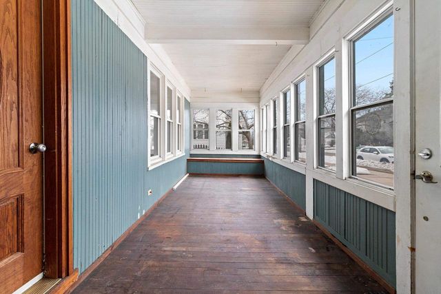 516 NEW YORK AVENUE, Manitowoc, WI 54220