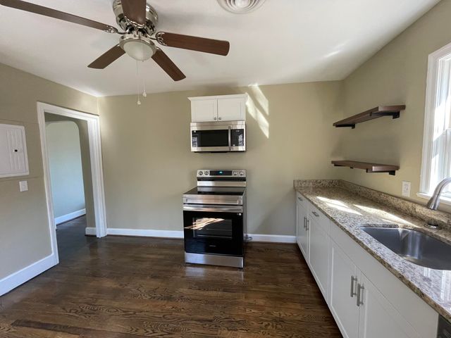 2822 Sweetbrier AVE, Roanoke, VA 24015