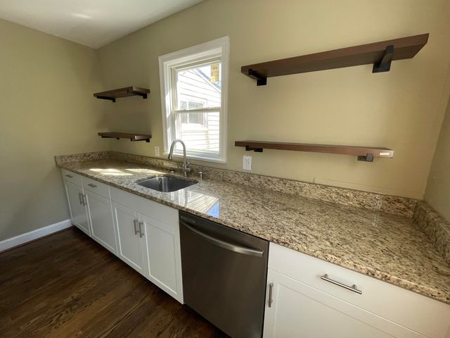 2822 Sweetbrier AVE, Roanoke, VA 24015