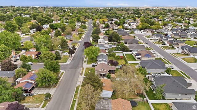 1387 W 2600 N, Clinton, UT 84015