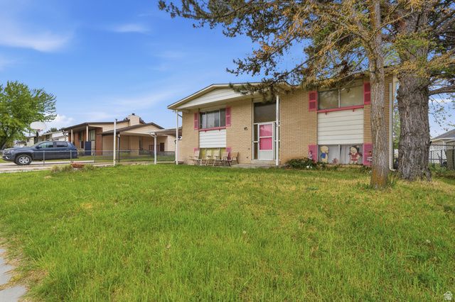 1387 W 2600 N, Clinton, UT 84015