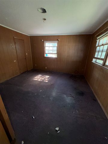 616 White Street, Whitesboro, TX 76273