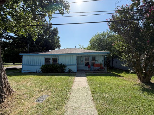 616 White Street, Whitesboro, TX 76273
