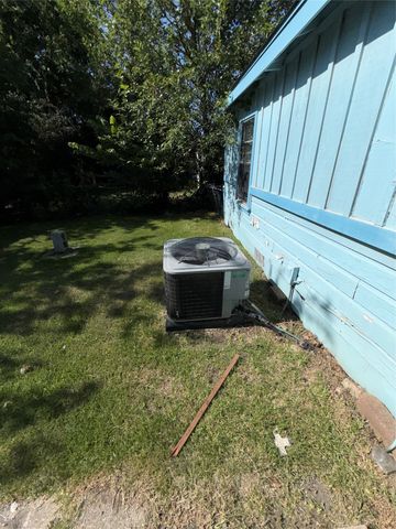 616 White Street, Whitesboro, TX 76273