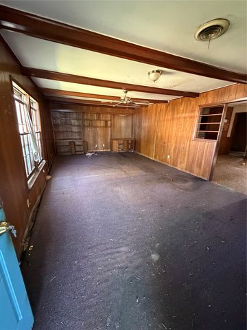 616 White Street, Whitesboro, TX 76273