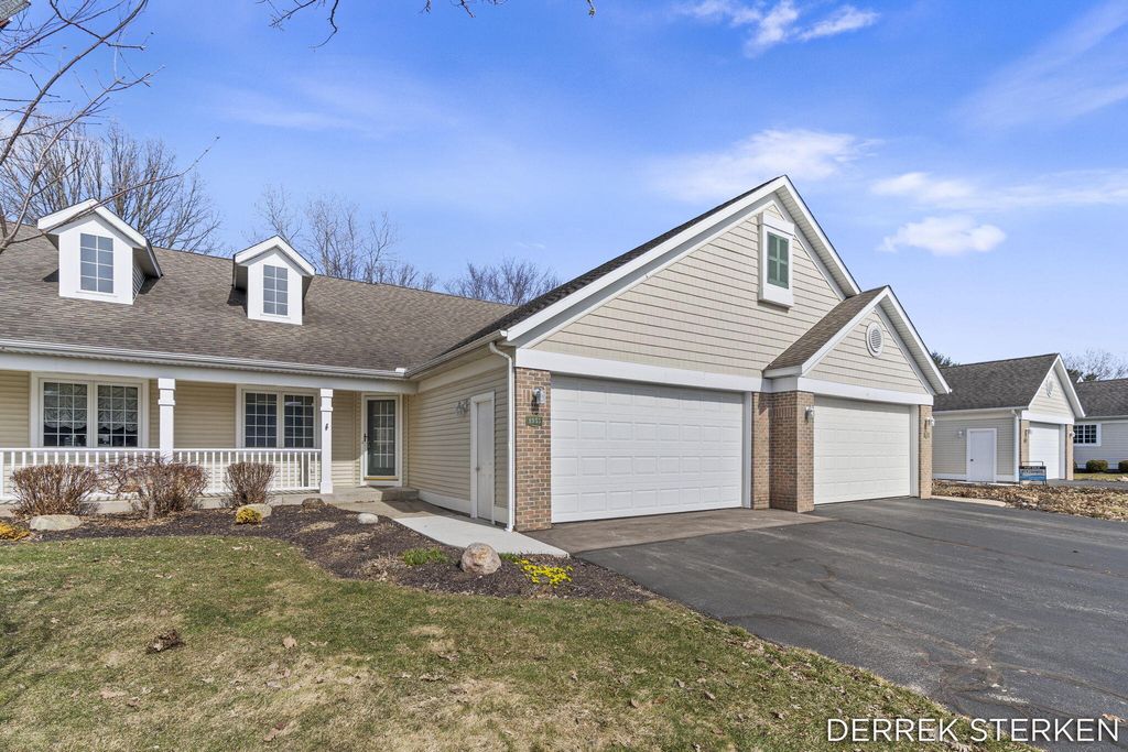 8955 N Clearwater Drive, Zeeland Twp, MI 49464