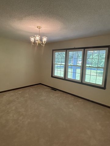 141 Doak Rd, Manchester, TN 37355