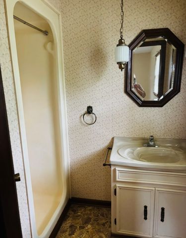 141 Doak Rd, Manchester, TN 37355