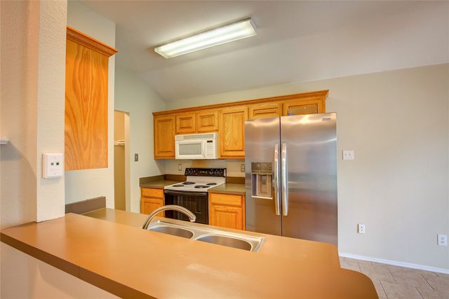 140 Flyaway Lane, Fort Worth, TX 76120