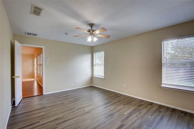 140 Flyaway Lane, Fort Worth, TX 76120