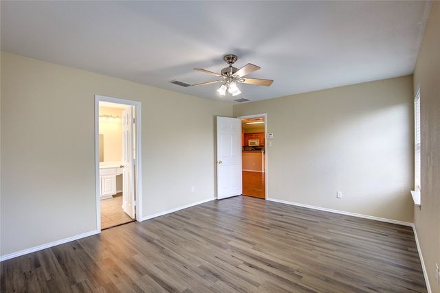 140 Flyaway Lane, Fort Worth, TX 76120