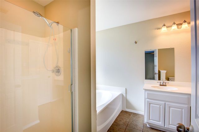 140 Flyaway Lane, Fort Worth, TX 76120