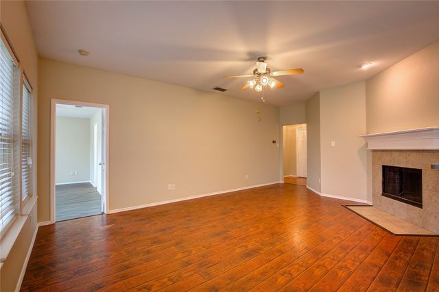 140 Flyaway Lane, Fort Worth, TX 76120