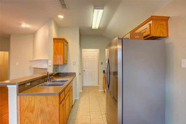 140 Flyaway Lane, Fort Worth, TX 76120