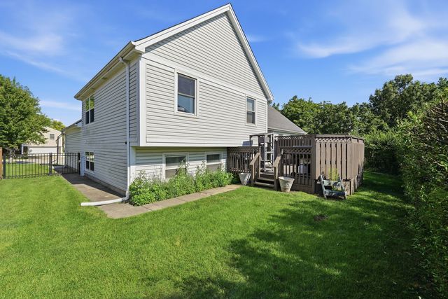 572 N Walnut Lane, Schaumburg, IL 60194
