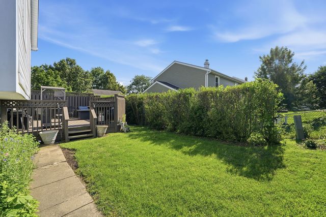 572 N Walnut Lane, Schaumburg, IL 60194