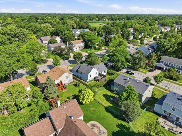 572 N Walnut Lane, Schaumburg, IL 60194