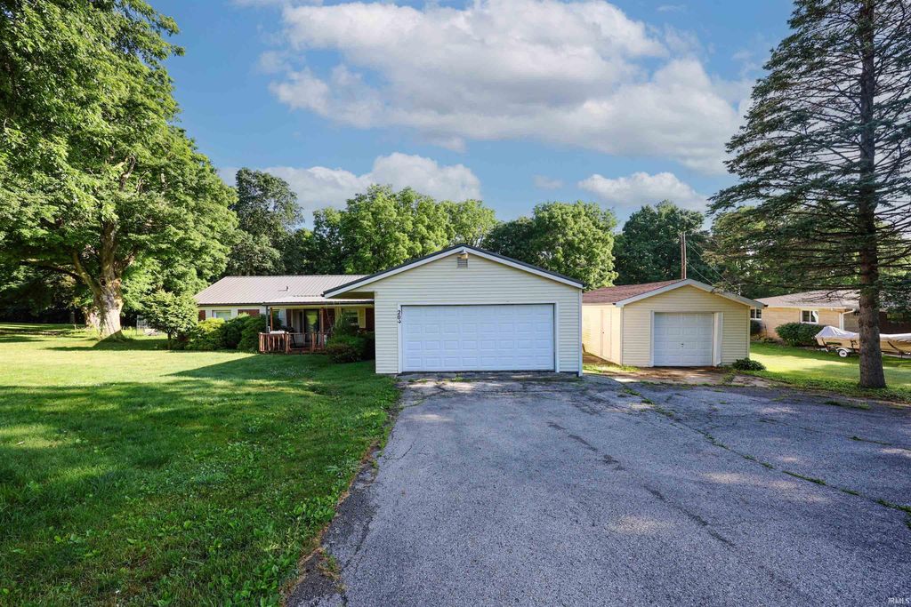 20 W 150 S, Angola, IN 46703