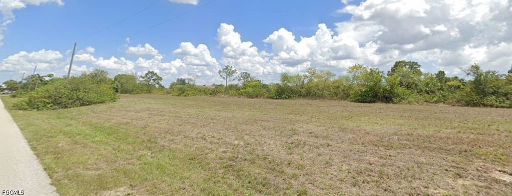 1806 NE 23rd TER, Cape Coral, FL 33909