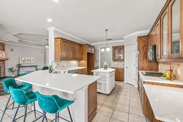 2105 Wood Duck Lane, Granbury, TX 76049