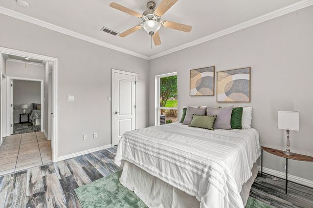 2105 Wood Duck Lane, Granbury, TX 76049