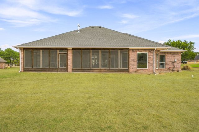 2105 Wood Duck Lane, Granbury, TX 76049
