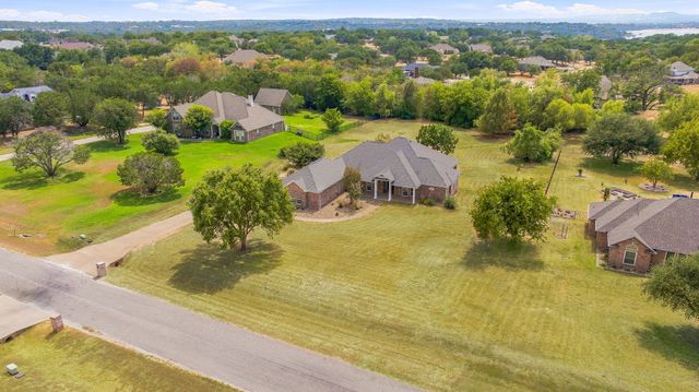 2105 Wood Duck Lane, Granbury, TX 76049