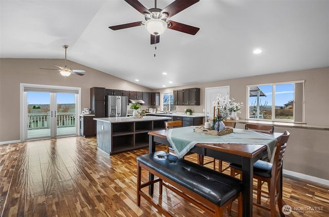 6811 54th Place NE, Marysville, WA 98270