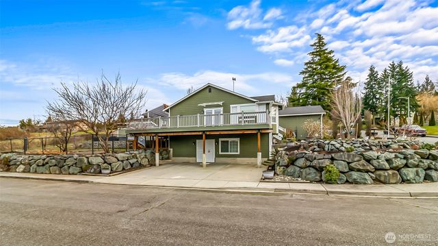 6811 54th Place NE, Marysville, WA 98270