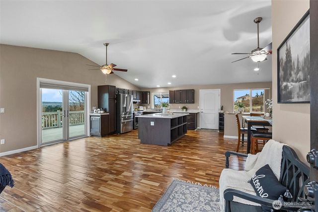 6811 54th Place NE, Marysville, WA 98270