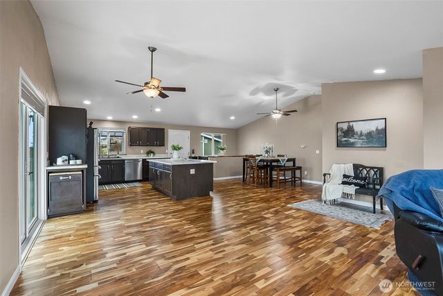 6811 54th Place NE, Marysville, WA 98270