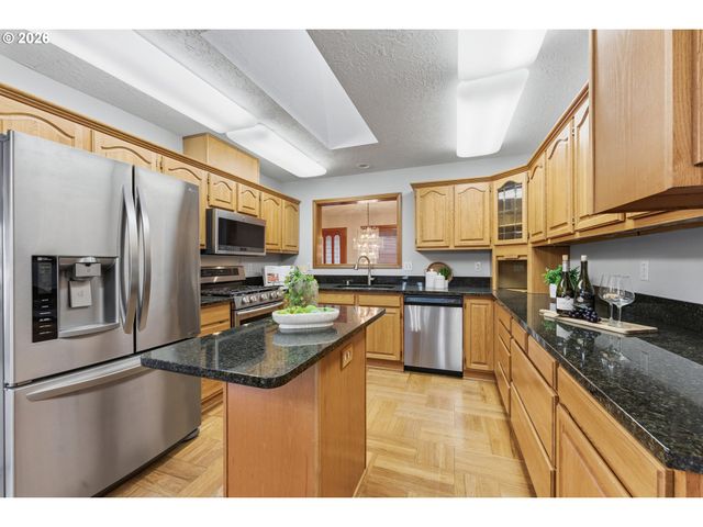 5401 E RIDGE St, Salem, OR 97306