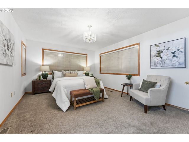 5401 E RIDGE St, Salem, OR 97306