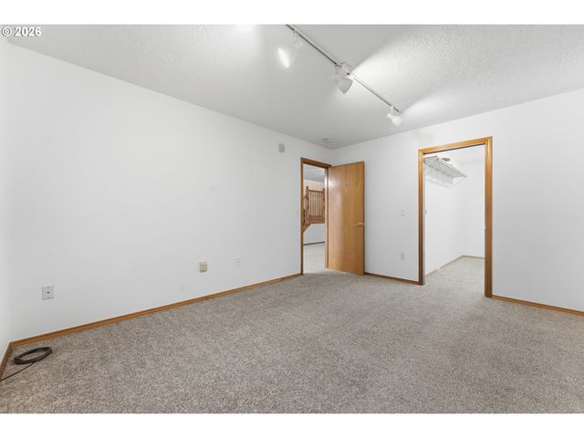 5401 E RIDGE St, Salem, OR 97306