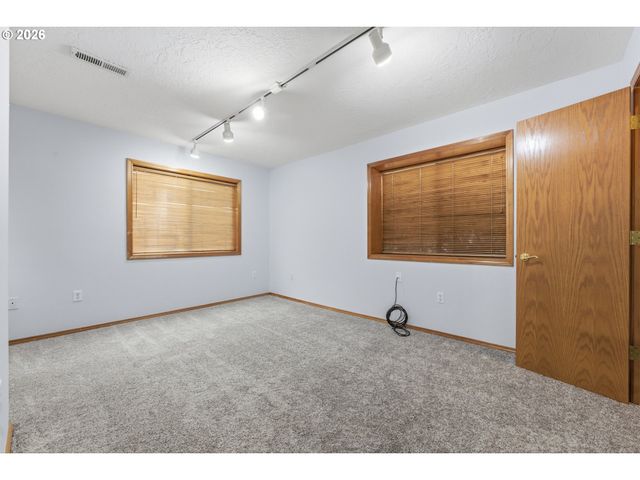 5401 E RIDGE St, Salem, OR 97306