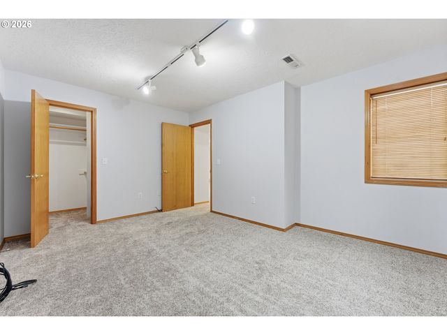 5401 E RIDGE St, Salem, OR 97306