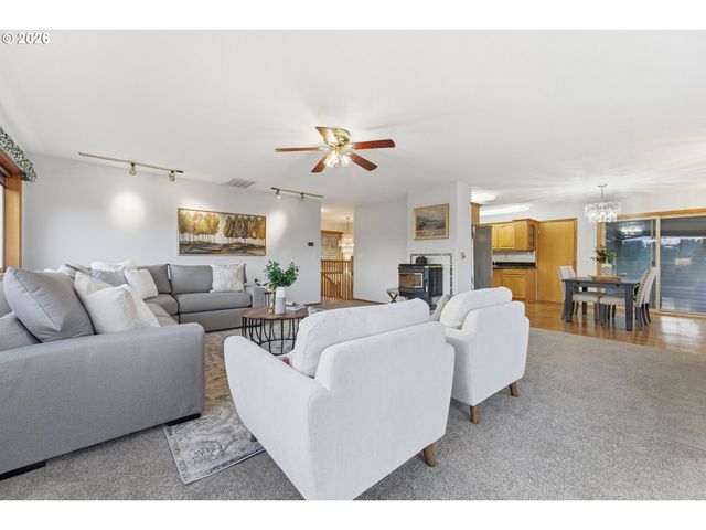 5401 E RIDGE St, Salem, OR 97306