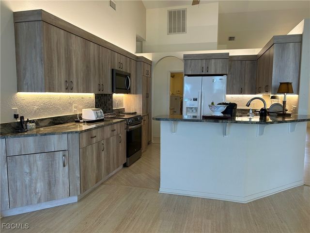 605 SW 51st TER, Cape Coral, FL 33914