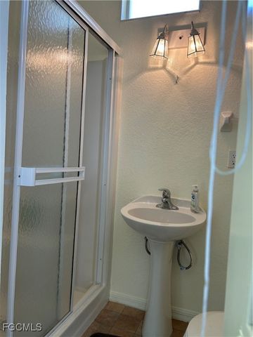 605 SW 51st TER, Cape Coral, FL 33914