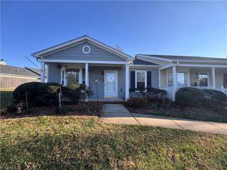 814 Guilford College Road, Greensboro, NC 27409