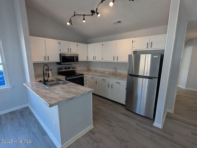 504 Saint George Cove, Jacksonville, NC 28546