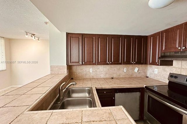 1727 Village Boulevard 102, West Palm Beach, FL 33409