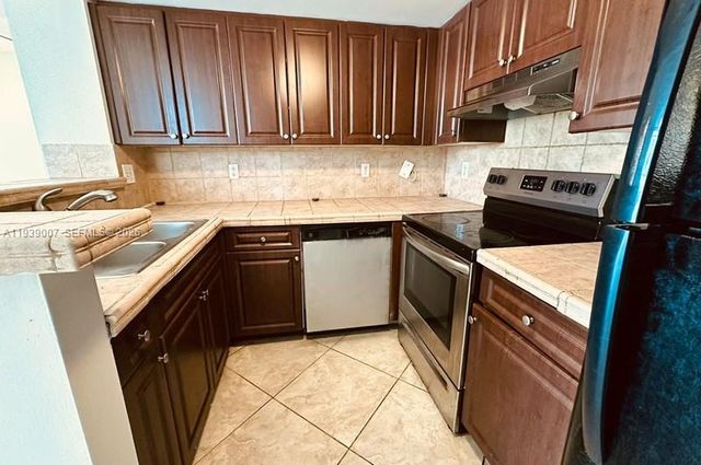 1727 Village Boulevard 102, West Palm Beach, FL 33409