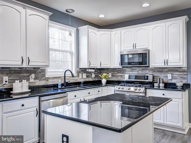 5 REGAL CT, Stafford, VA 22554