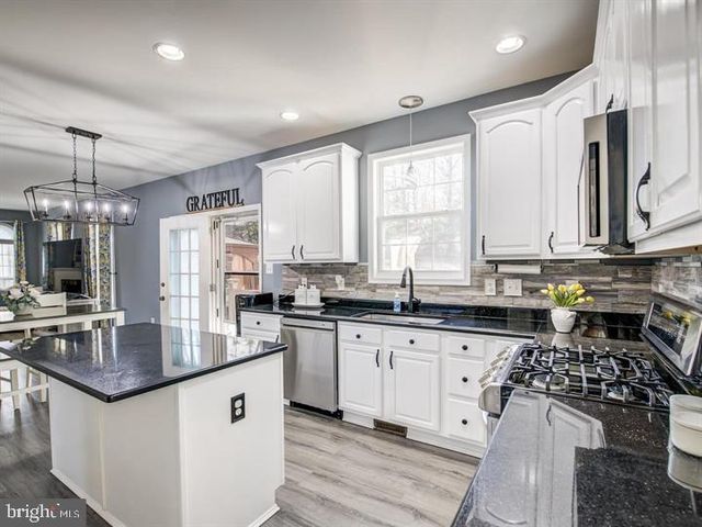 5 REGAL CT, Stafford, VA 22554