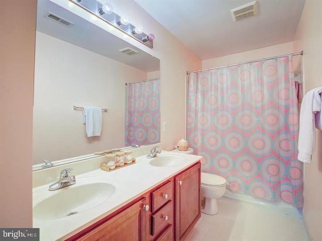5 REGAL CT, Stafford, VA 22554