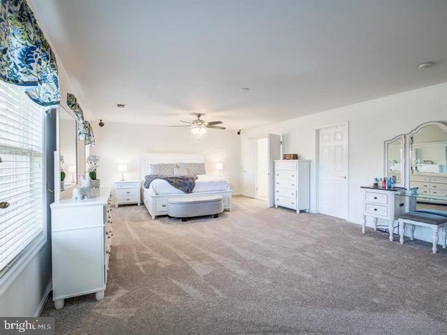 5 REGAL CT, Stafford, VA 22554